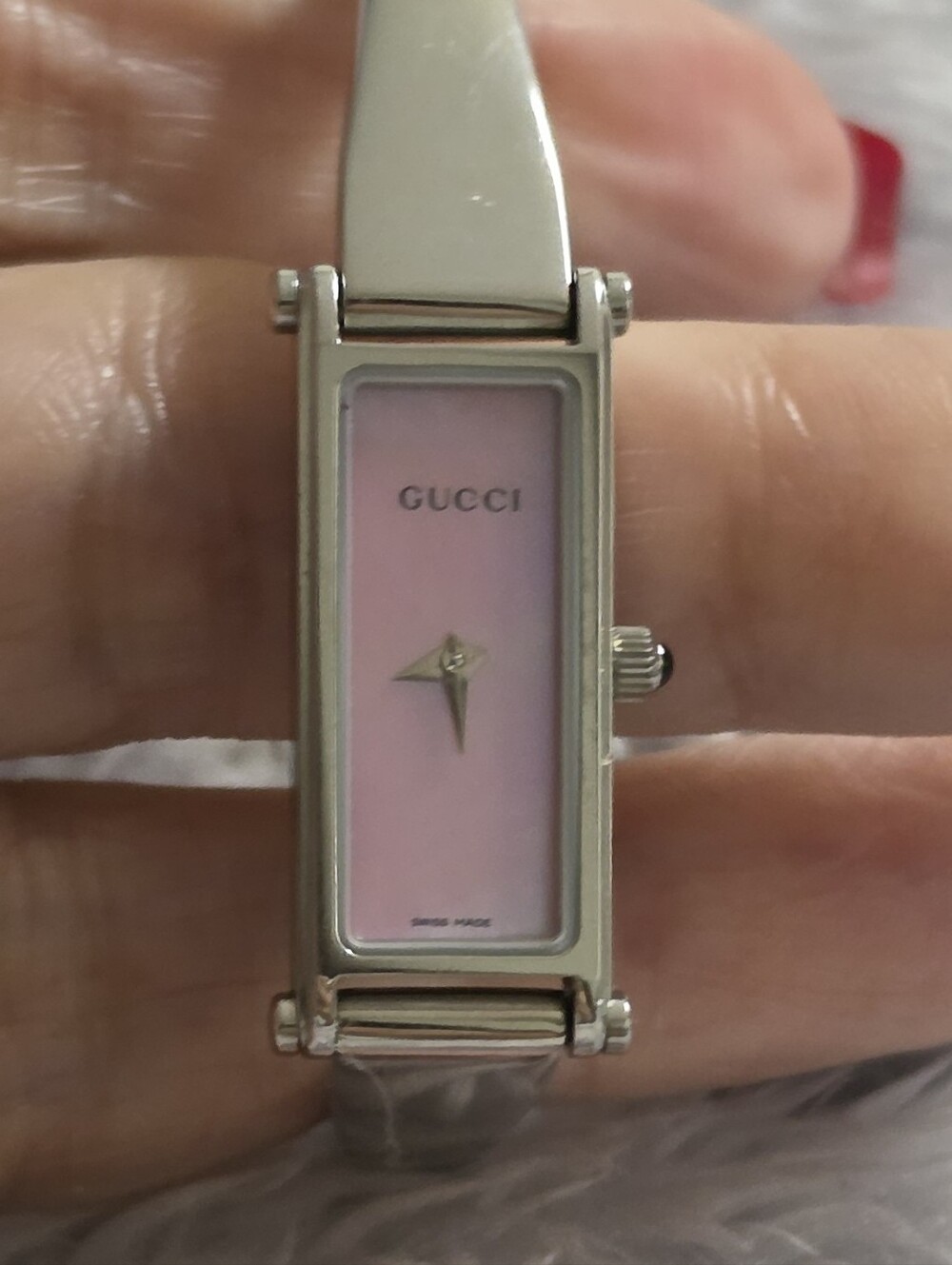 Gucci Women's Pink Mother-of-Pearl Bracelet Watch - Silver Tone